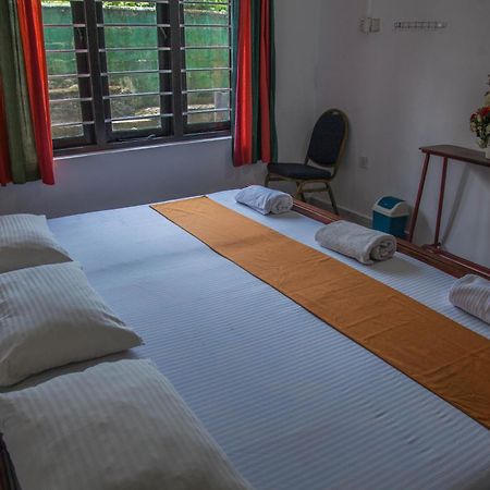 Antique Tourist Lodge Канді Екстер'єр фото